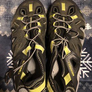 Men's Merrell water shoes - size 11